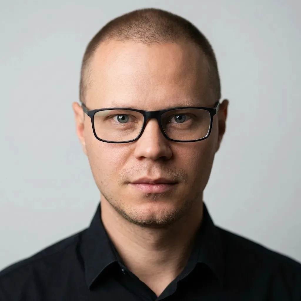 Mariusz Kałmuk — założyciel Otoro, specjalista wdrożeń AI i systemów sprzedaży